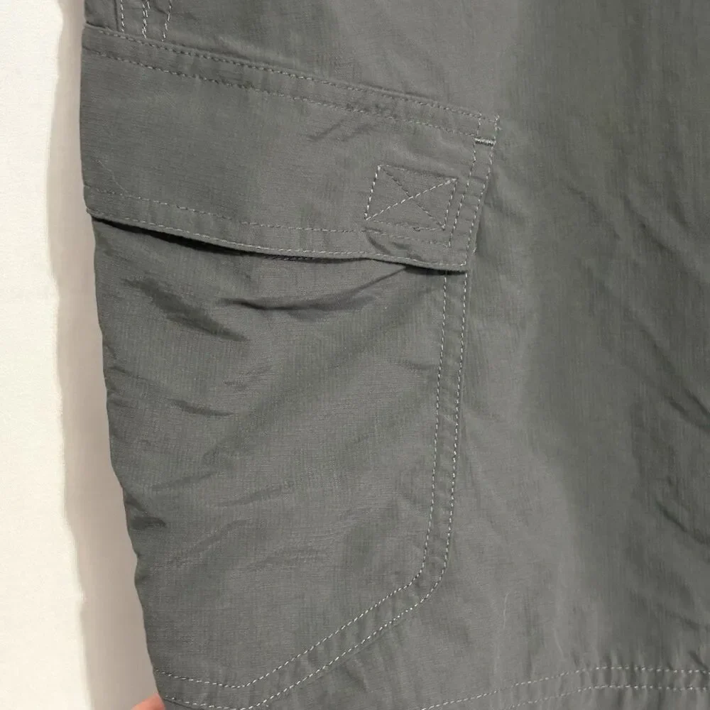 The North Face Shorts Mens 36 Black Nylon Hiking Quick Dry Cargo Zip Pocket